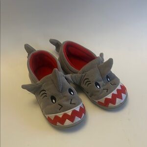Shark-Themed Kids Shoes - Gray and Red